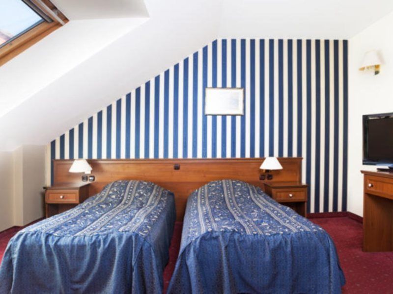 Lion Hotel