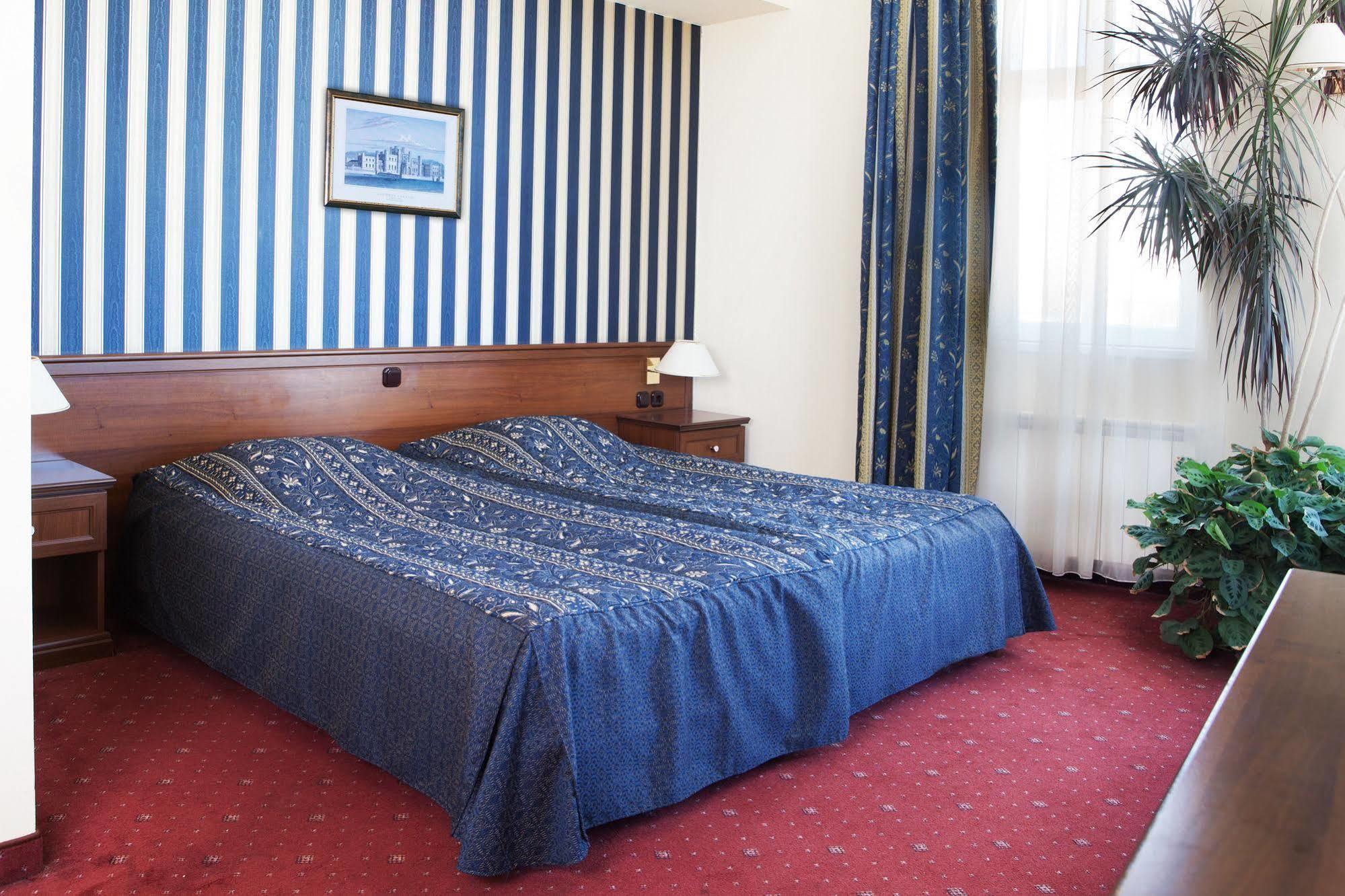 Lion Hotel