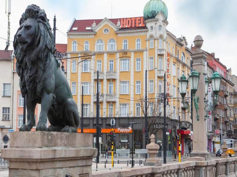 Lion Hotel