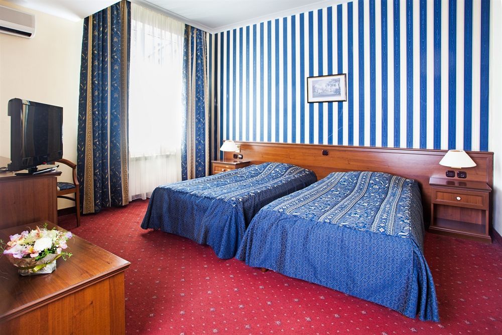 Hotel Lion 3*
